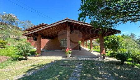 Casa Térrea à venda com 4 quartos, sendo 2 suítes,  em Alpes D'Ouro, Bom Jesus dos Perdões, SP