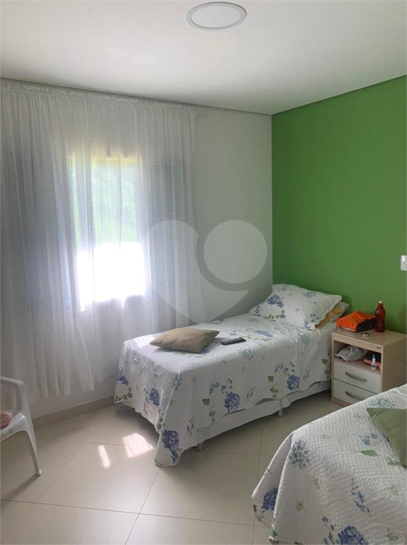 Casa à venda ou para alugar com 3 suítes no condomínio Serra da Estrela, Atibaia - SP