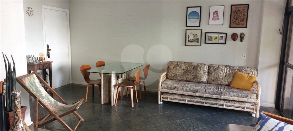 Apartamento à venda com 3 quartos, sendo 1 suíte, em Pitangueiras, Guarujá, SP