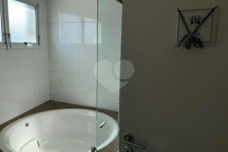 Apartamento à venda com 3 suítes em Vila Suzana, São Paulo, SP