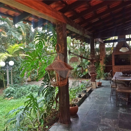 Casa à venda com 4 quartos, sendo 2 suítes,  em Morumbi, São Paulo, SP