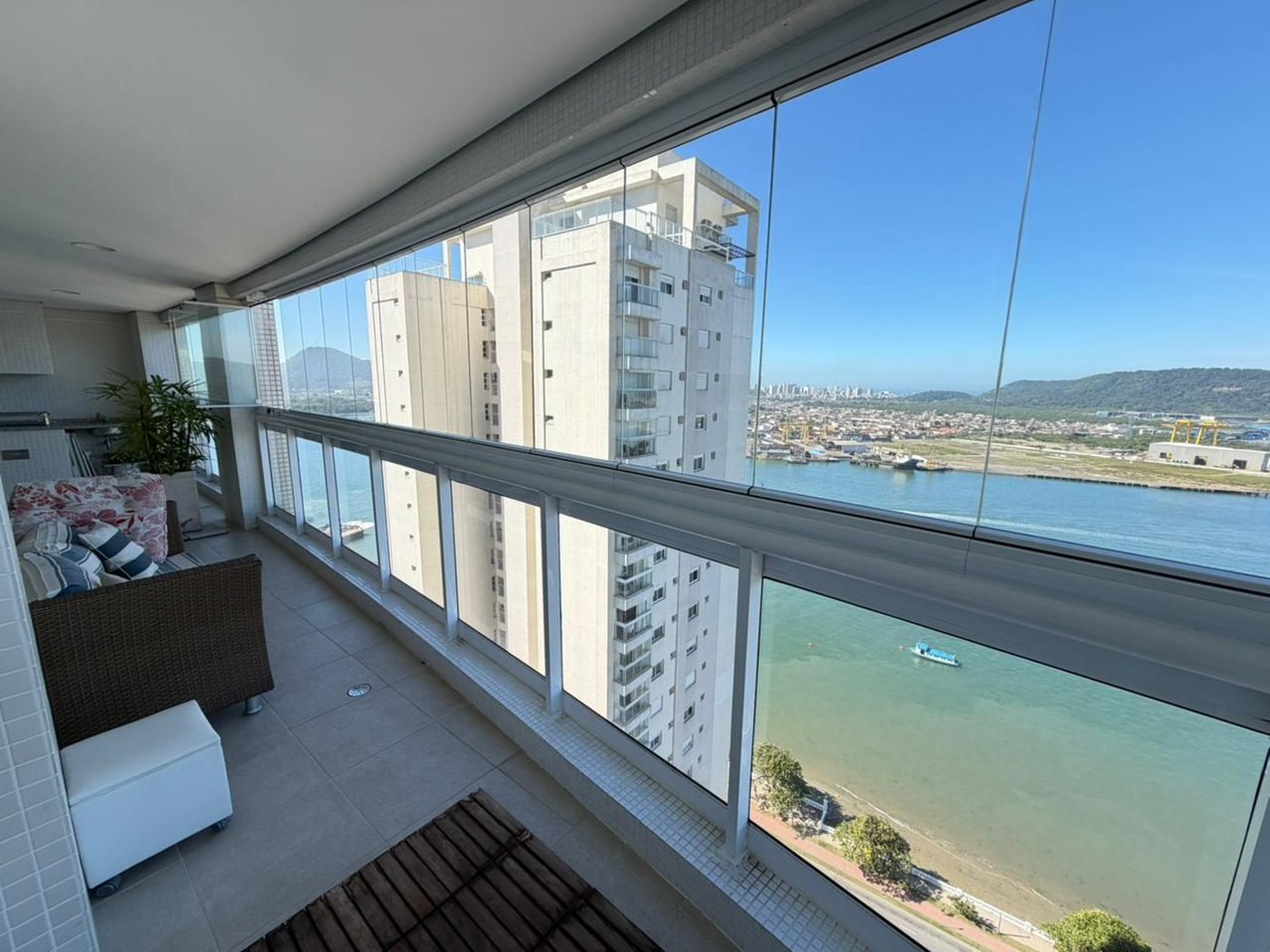 Apartamento com 3 dormitórios à venda, 189 m² por R$ 2.350.000,00 - Ponta da Praia - Santos/SP