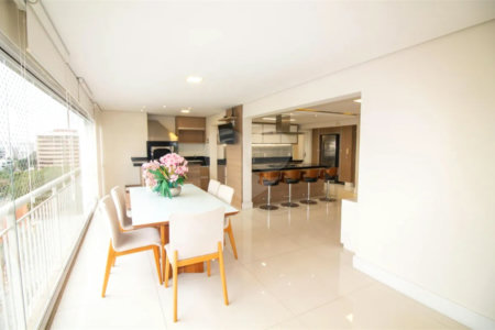 Apartamento à venda com 3 suítes em Jardim Dom Bosco, São Paulo, SP