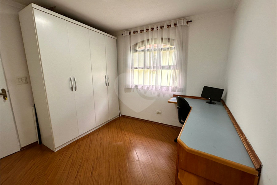 Casa à venda com 5 quartos, sendo 3 suítes, no condomínio Jd Itatinga, São Paulo - SP