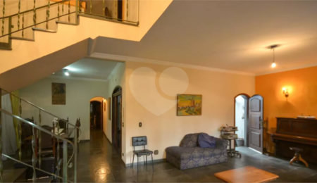 Casa à venda com 4 quartos, sendo 2 suítes,  em Vila Mariana, São Paulo, SP