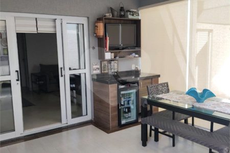 Casa à venda com 3 quartos, sendo 1 suíte,  no condomínio Residencial Jardim das Palmeiras, Vinhedo - SP