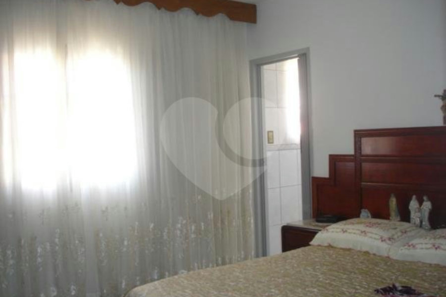 Sobrado à venda com 3 quartos, sendo 2 suítes, em Vila Irmãos Arnoni, São Paulo, SP