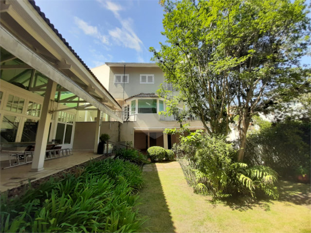 Casa à venda com 3 suítes no condomínio Chácara Francesa, São Paulo - SP