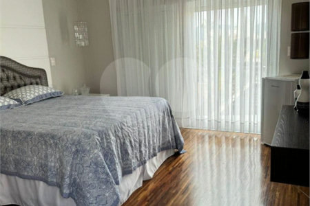 Casa à venda com 4 quartos, sendo 3 suítes,  em Vila Oliveira, Mogi das Cruzes, SP