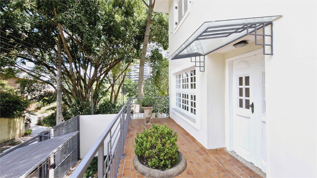 Casa à venda com 4 suítes no condomínio Jardim Vitória Régia, São Paulo - SP