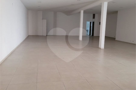 Salão para alugar em Vila Romanópolis, Ferraz de Vasconcelos, SP