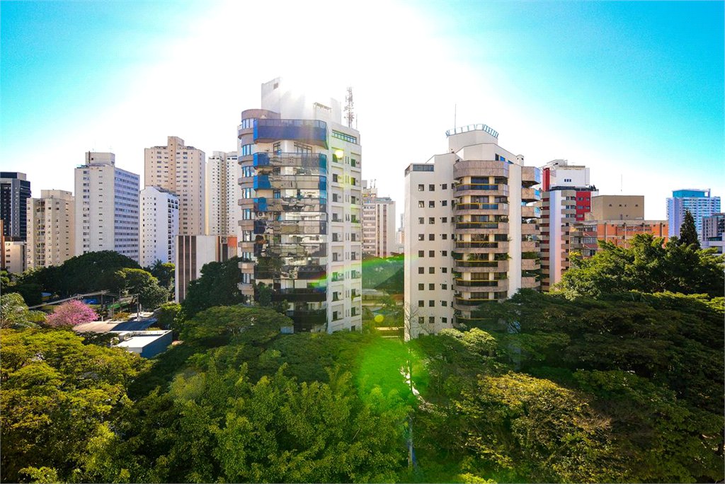 Apartamento à venda com 4 quartos, sendo 2 suítes,  em Brooklin Paulista, São Paulo, SP