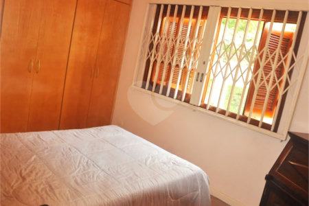Sobrado à venda com 4 quartos, sendo 2 suítes,  em Alto da Boa Vista, São Paulo, SP
