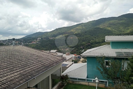 Casa à venda com 4 quartos, sendo 3 suítes, no condomínio Refúgio do Sauá I, Atibaia - SP