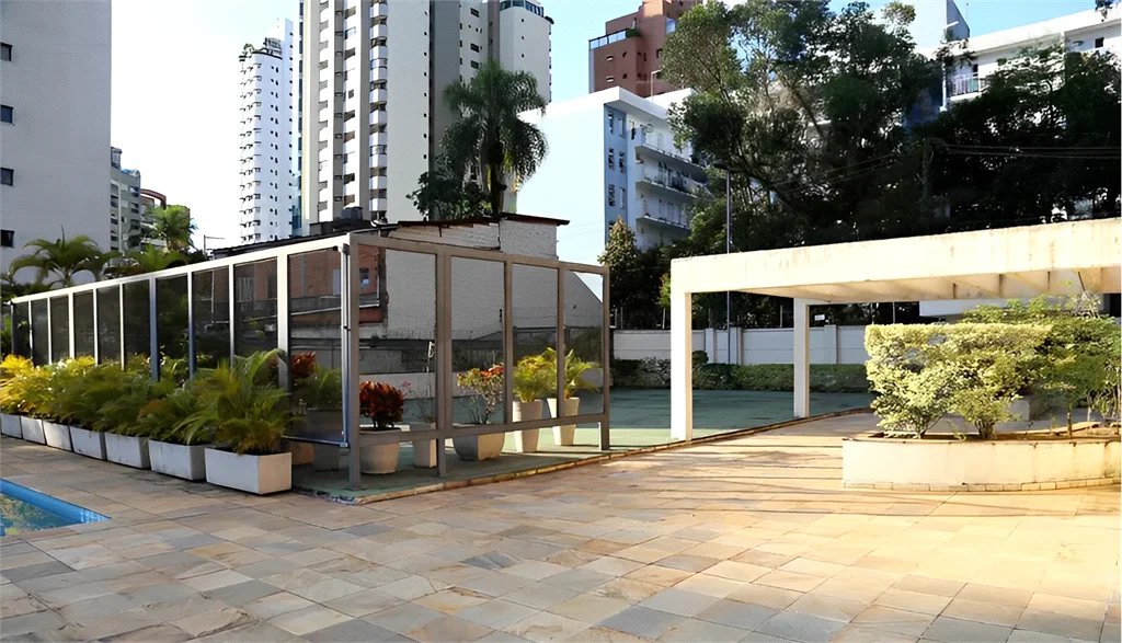 Apartamento à venda com 4 quartos, sendo 3 suítes, em Real Parque, São Paulo, SP