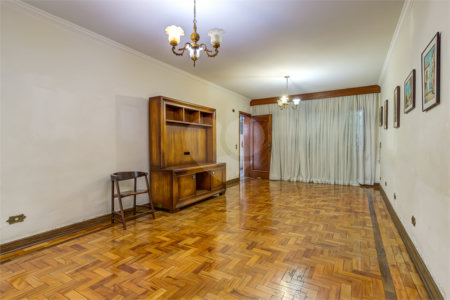 Casa à venda com 3 quartos, sendo 1 suíte, em Vila Clementino, São Paulo, SP