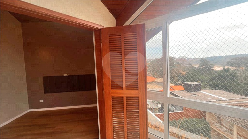 Sobrado à venda com 3 quartos, sendo 1 suíte, em Cidade Parquelandia, Mogi das Cruzes, SP