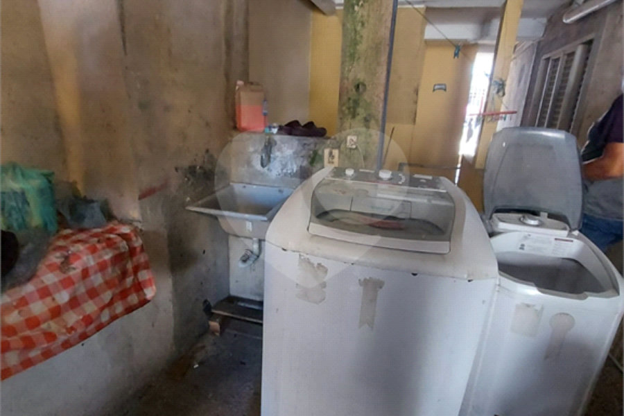 Sobrado à venda com 8 quartos no Brasilândia, São Paulo, SP
