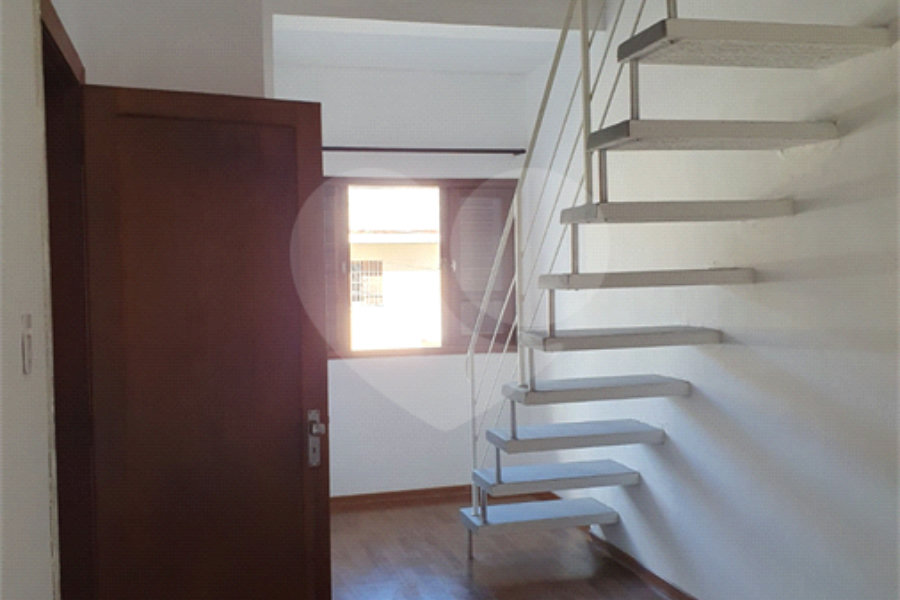 Casa à venda com 4 quartos, sendo 1 suíte, em Santana, São Paulo, SP