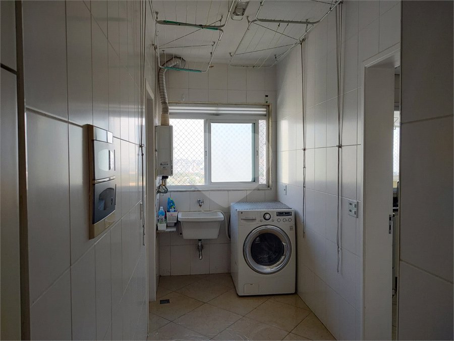 Apartamento à venda com 4 quartos, sendo 2 suítes, em Alto de Pinheiros, São Paulo, SP