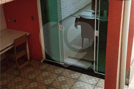 Sobrado à venda com 3 quartos, sendo 1 suíte,  em Vila Nova Cintra, Mogi das Cruzes, SP