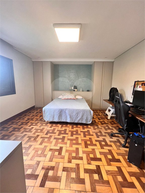 Sobrado à venda com 5 quartos, sendo 2 suítes, em Vila Inah, São Paulo, SP