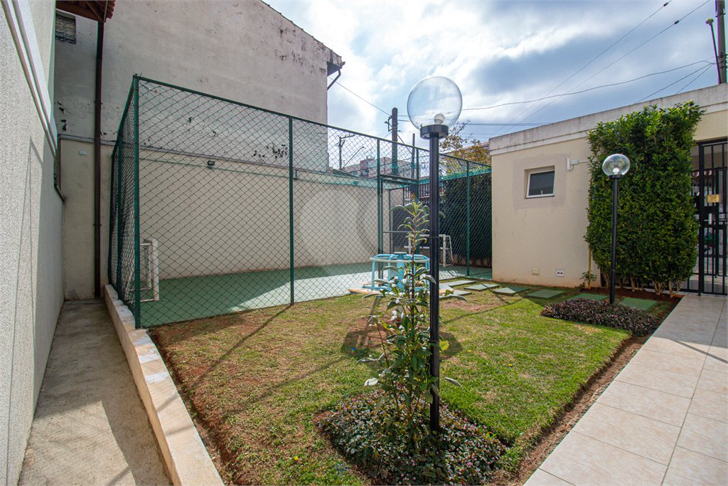 Casa à venda com 2 suítes no condomínio Residencial Living Sabara, São Paulo - SP