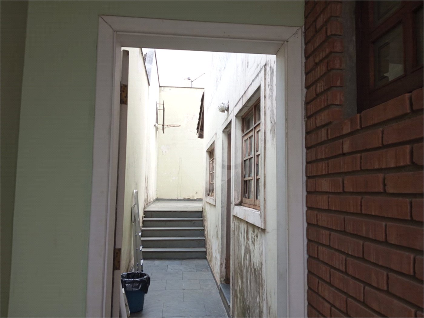 Casa à venda com 3 quartos, sendo 1 suíte, em Vila Nivi, São Paulo, SP