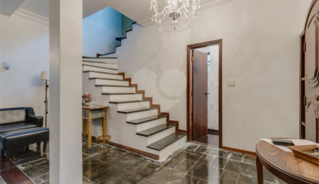 Sobrado à venda com 4 quartos, sendo 1 suíte,  em Alto da Boa Vista, São Paulo, SP