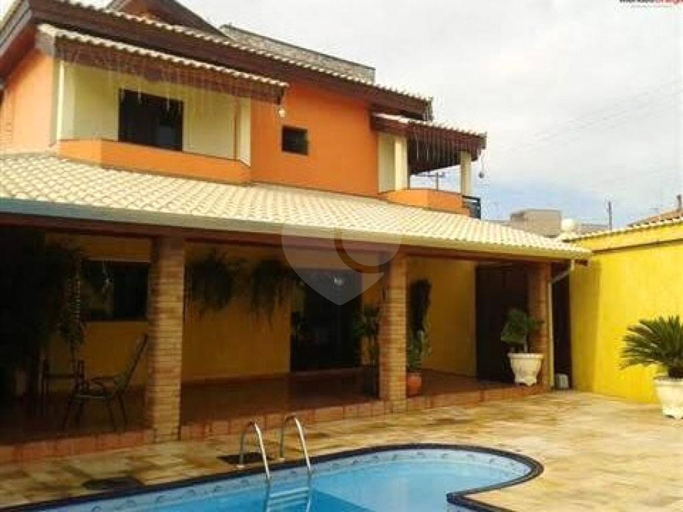 Casa à venda com 4 quartos, sendo 1 suíte, em Wanel Ville, Sorocaba, SP