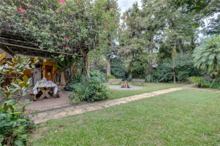 Casa Térrea à venda ou para alugar com 5 quartos, sendo 2 suítes,  em Jardim Prudência, São Paulo, SP