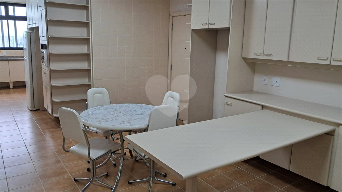 Apartamento para alugar com 4 quartos, sendo 3 suítes, em Santo Amaro, São Paulo, SP