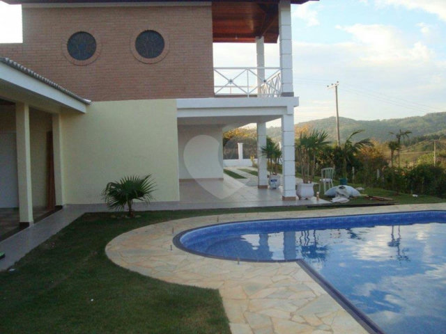 Casa em condomínio à venda com 4 quartos, sendo 3 suítes,  em Recreio Campo Verde, Ibiúna, SP