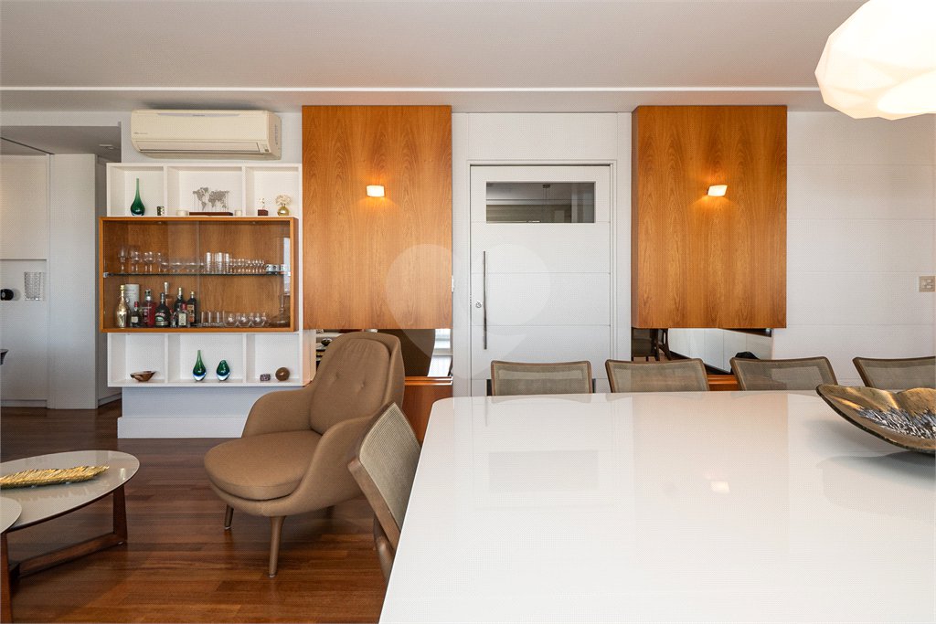 Apartamento à venda com 3 suítes em Sumarezinho, São Paulo, SP