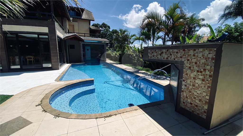 Casa à venda com 5 suítes no condomínio Suíça da Cantareira, Mairiporã - SP