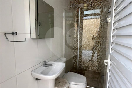 Sobrado à venda com 4 quartos, sendo 1 suíte,  em Vila Cordeiro, São Paulo, SP