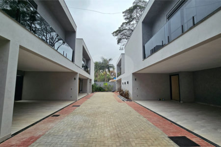 Casa à venda com 4 suítes no condomínio Villa Suiça, São Paulo - SP