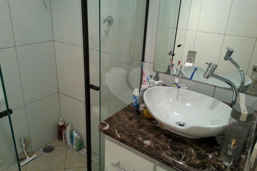 Sobrado à venda com 3 suítes em Vila Nivi, São Paulo, SP