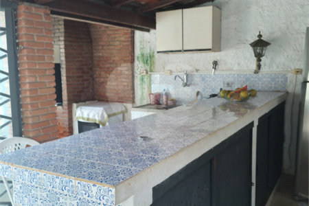 Casa à venda com 3 quartos, sendo 2 suítes, em Vila Santista, Atibaia, SP