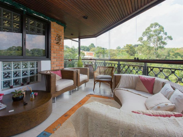 Apartamento para alugar com 5 quartos, sendo 3 suítes,  em Alto de Pinheiros, São Paulo, SP