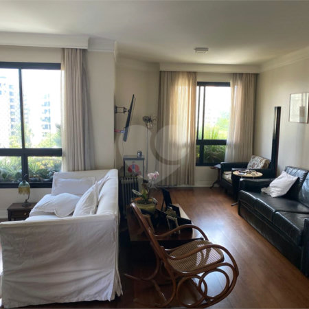 Apartamento à venda com 4 quartos, sendo 3 suítes, em Vila Morumbi, São Paulo, SP