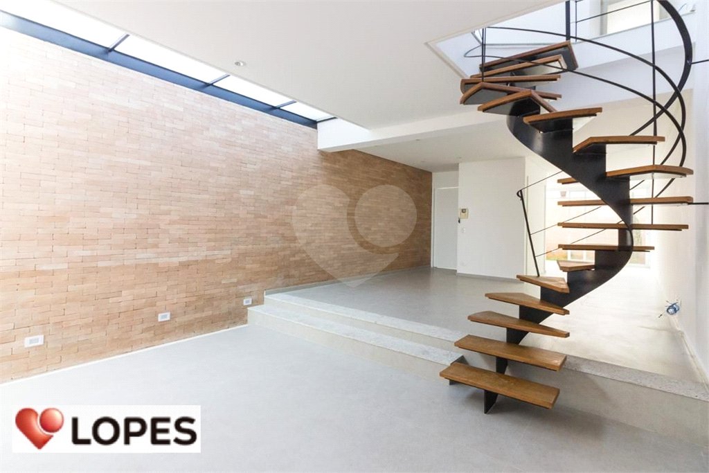 Casa à venda com 3 suítes em Santana, São Paulo, SP