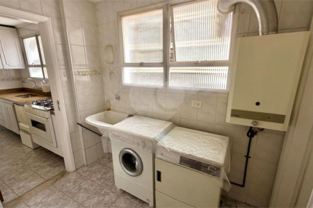 Apartamento à venda com 3 quartos, sendo 1 suíte,  em Moema, São Paulo, SP