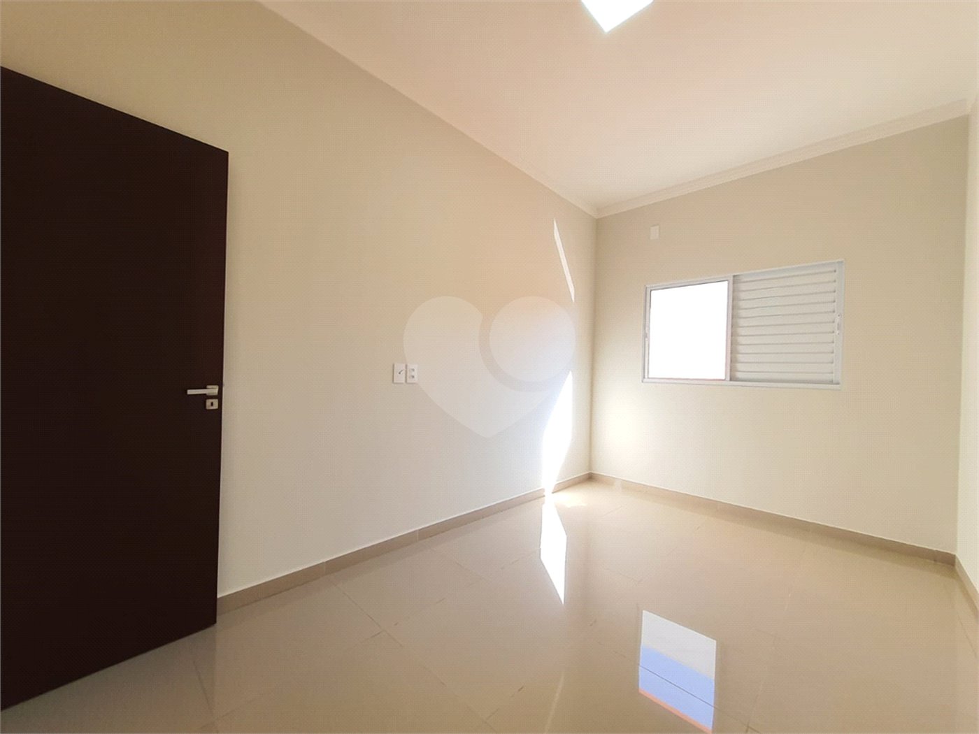 Casa à venda com 3 quartos, sendo 1 suíte,  no condomínio Residencial Reserva das Paineiras, Itapetininga - SP