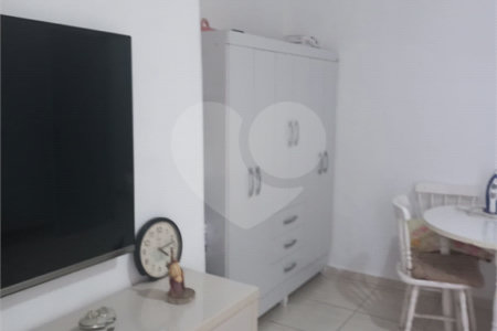Casa Térrea à venda com 3 quartos, sendo 1 suíte,  em Vila Oliveira, Mogi das Cruzes, SP