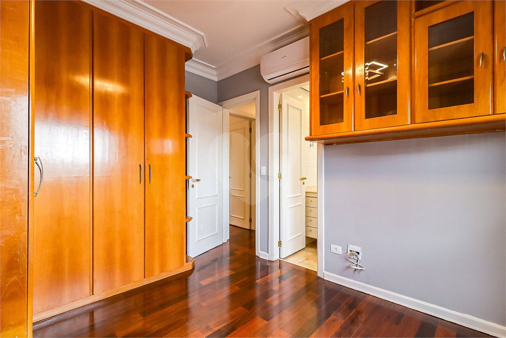 Apartamento à venda com 4 quartos, sendo 3 suítes, em Brooklin Paulista, São Paulo, SP