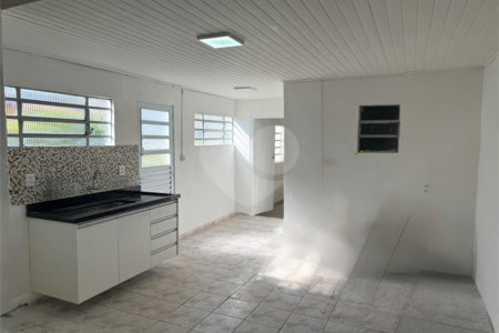 Casa Térrea à venda ou para alugar com 2 suítes em Alvinópolis, Atibaia, SP