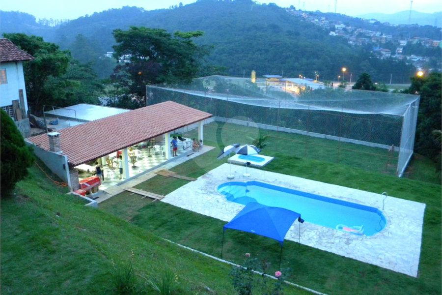 Chácara à venda com 7 quartos, sendo 1 suíte, em Capoavinha, Mairiporã, SP
