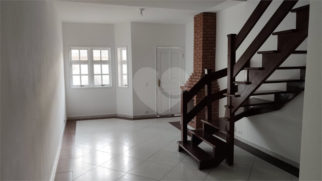 Casa à venda com 2 suítes no condomínio Village Palmas, São Paulo - SP