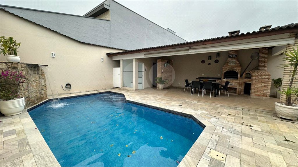 Casa à venda com 4 quartos, sendo 3 suítes, em Vila Galvão, Guarulhos, SP
